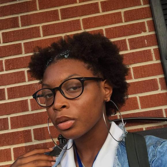 Meet your Posher, Tatiana - Picture 1 of 1